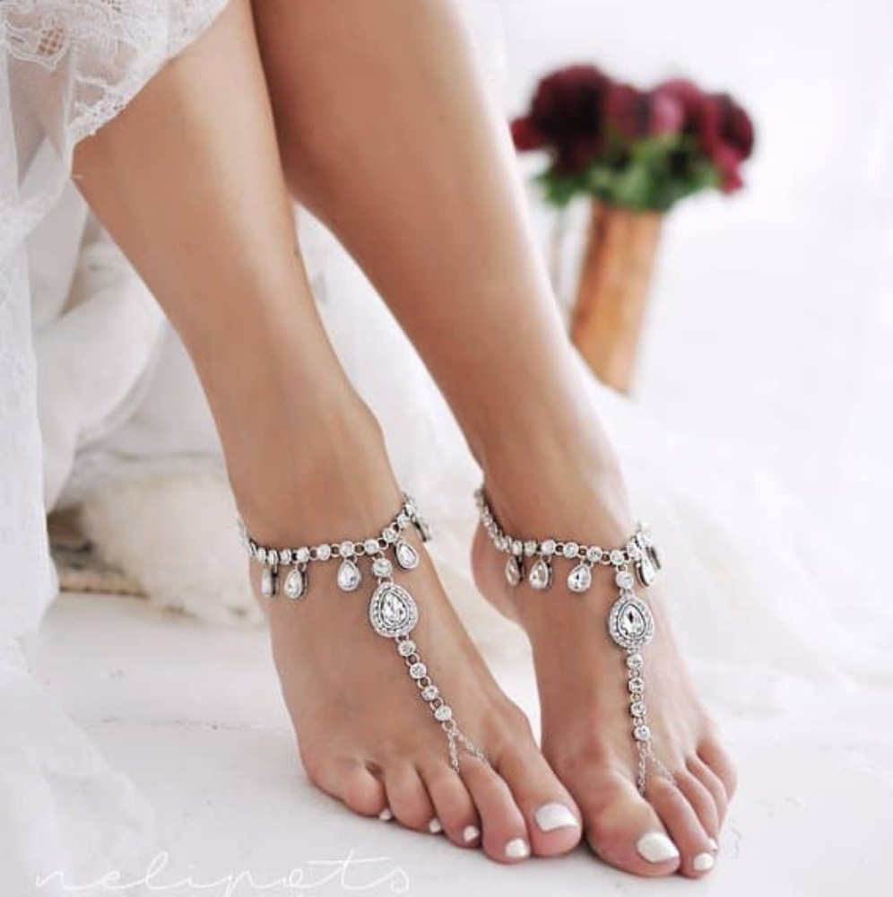 New barefoot sandals